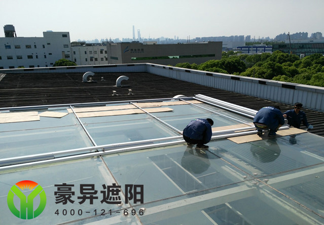 玻璃采光頂電動遮陽簾,豪異上海電動天棚簾廠家,4000-121-696